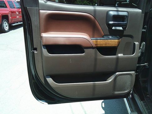 Used 2016 Chevrolet Silverado 2500 High Country w/ High Country Premium Package AWD/4WD image 30