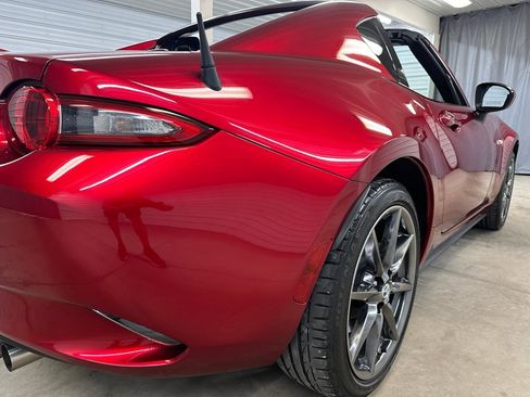 Used 2019 MAZDA MX-5 Miata RF Grand Touring RWD image 18