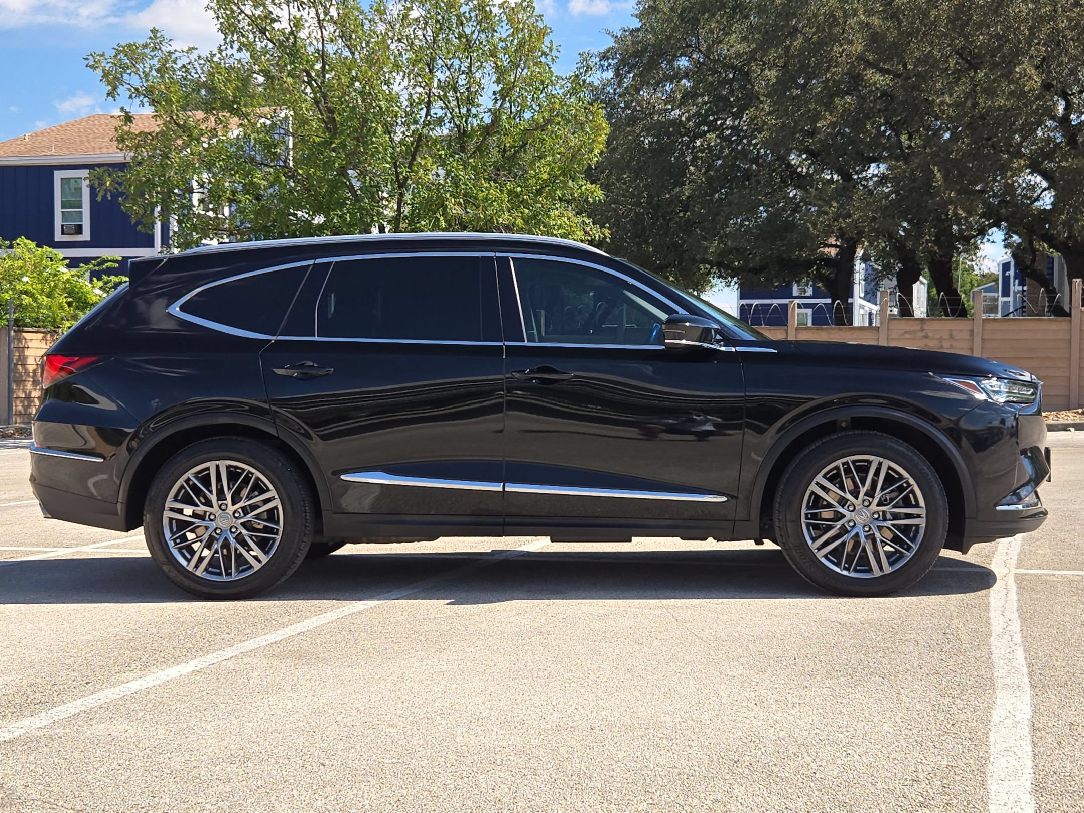 Used 2024 Acura MDX w/ Advance Package AWD/4WD image 2