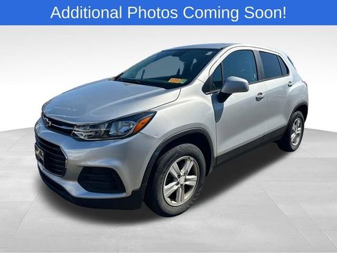 Used 2020 Chevrolet Trax LS w/ Tint and Cruise Package AWD/4WD image 2