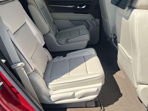 Used 2021 GMC Yukon Denali w/ Denali Premium Package image 28