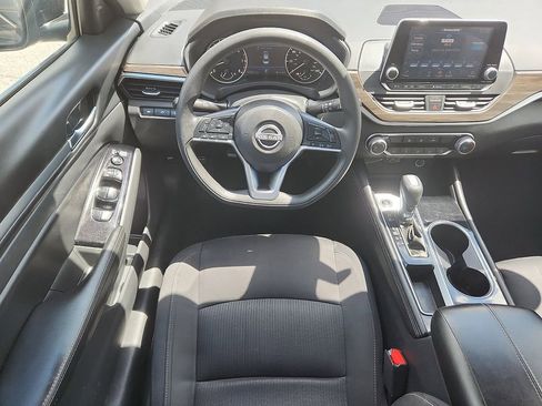 Used 2023 Nissan Altima 2.5 SV FWD image 7