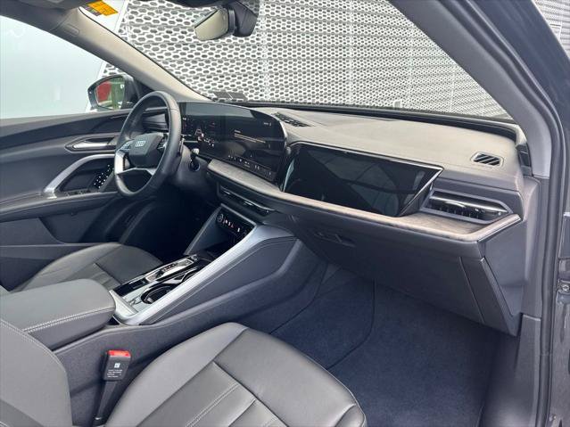 Certified 2025 Audi Q5 Premium w/ Convenience Package AWD/4WD image 11