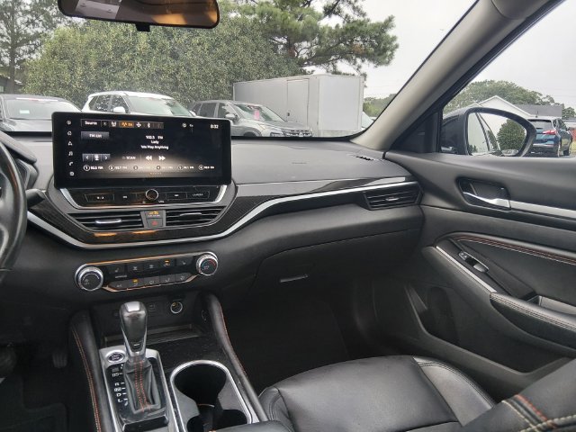 Certified 2023 Nissan Altima 2.5 SR w/ SR Premium Package AWD/4WD image 11