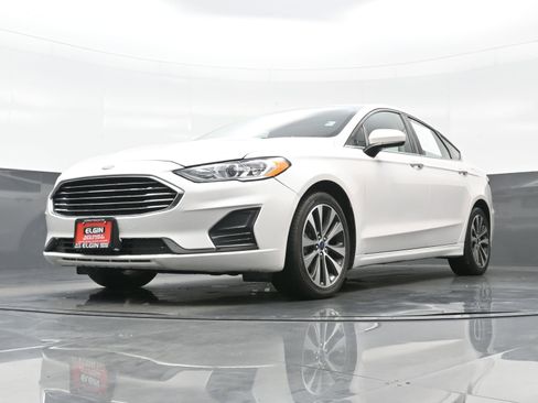 Used 2019 Ford Fusion SE image 26