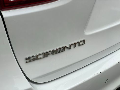 Used 2019 Kia Sorento EX image 29