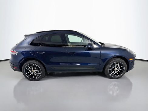 Certified 2023 Porsche Macan AWD/4WD image 8