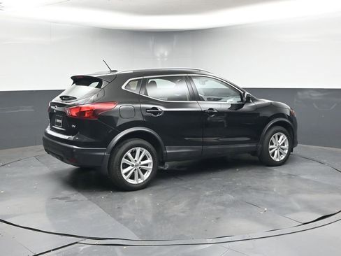 Used 2018 Nissan Rogue Sport SV w/ SV Technology Package image 5