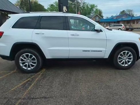Used 2021 Jeep Grand Cherokee Laredo AWD/4WD image 4