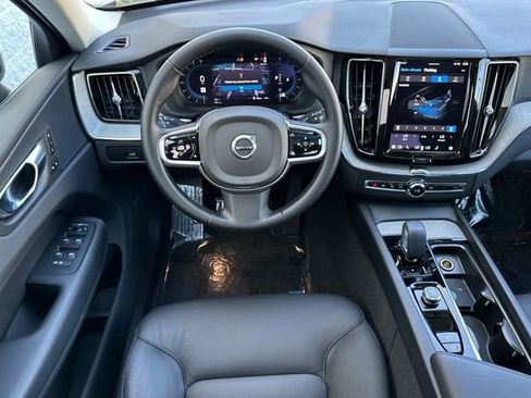 Used 2025 Volvo XC60 B5 Plus AWD/4WD image 15