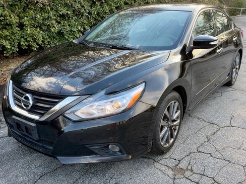 Used 2016 Nissan Altima 2.5 SV w/ Convenience Package image 12