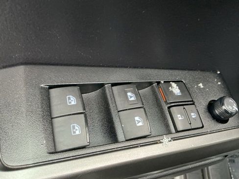 Used 2021 Toyota Tacoma TRD Off-Road image 10