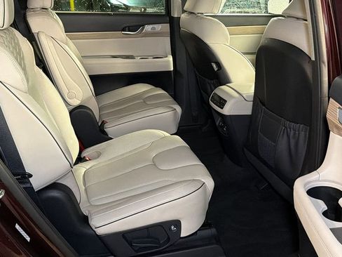 Used 2021 Hyundai Palisade Limited image 13