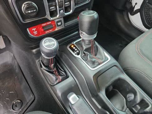 Used 2019 Jeep Wrangler Unlimited Rubicon AWD/4WD image 33