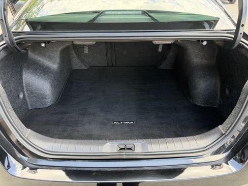 Used 2025 Nissan Altima 2.5 S FWD image 35