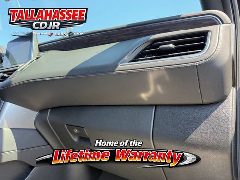 Used 2024 Chevrolet Suburban LT AWD/4WD image 29