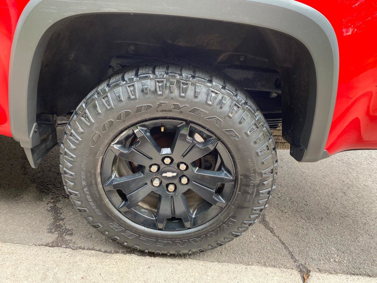 Used 2017 Chevrolet Colorado Z71 AWD/4WD image 25