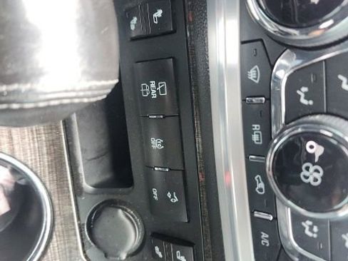 Used 2014 GMC Acadia SLT image 18