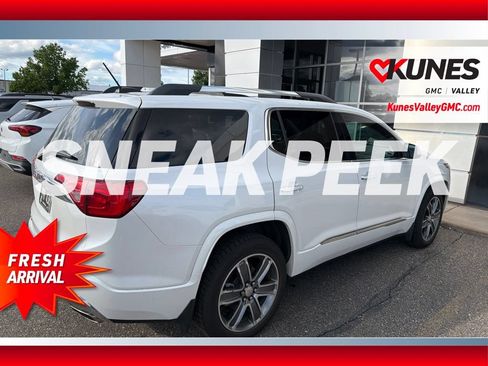 Used 2019 GMC Acadia Denali w/ Technology Package AWD/4WD image 3