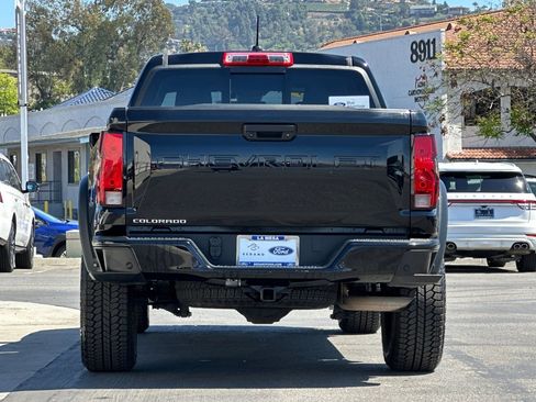 Used 2023 Chevrolet Colorado Trail Boss w/ Technology Package AWD/4WD image 4
