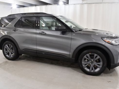 New 2026 Ford Explorer Active w/ Active Comfort Package image 5