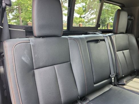 Used 2024 Nissan Titan PRO-4X w/ Pro-4x Convenience Package AWD/4WD image 12