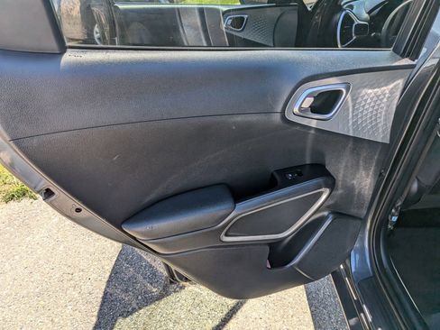 Used 2024 Kia Soul LX w/ Option Group 015 FWD image 20