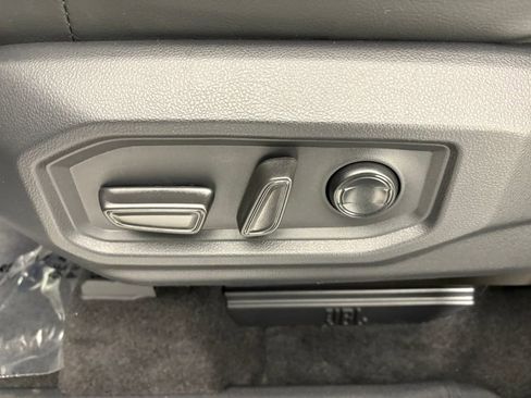 Used 2025 Toyota Tundra Limited image 15