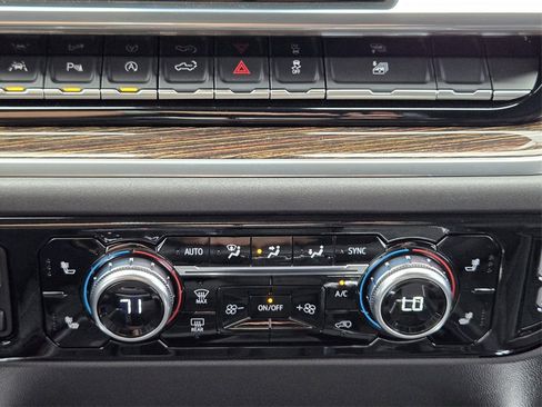 Used 2025 GMC Sierra 1500 Elevation w/ Elevation Premium Package image 19