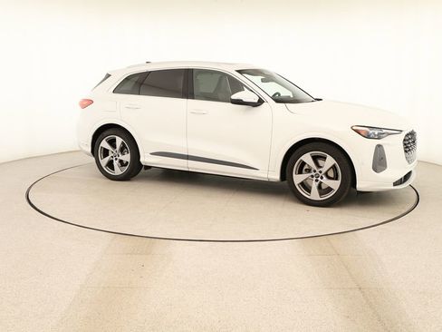 Certified 2025 Audi Q5 Prestige AWD/4WD image 9