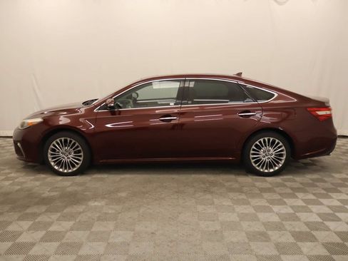 Used 2018 Toyota Avalon Limited w/ Carpet Mat Package FWD image 2