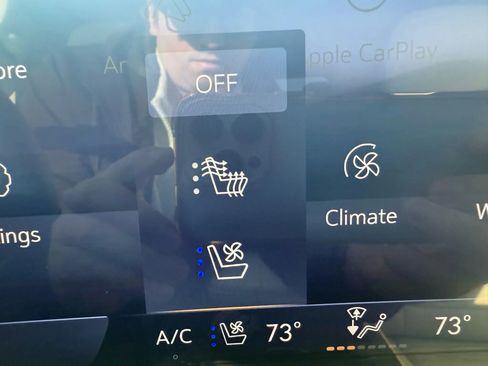 Used 2025 Buick Enclave Avenir w/ Trailering Package, 5000 lbs. image 17