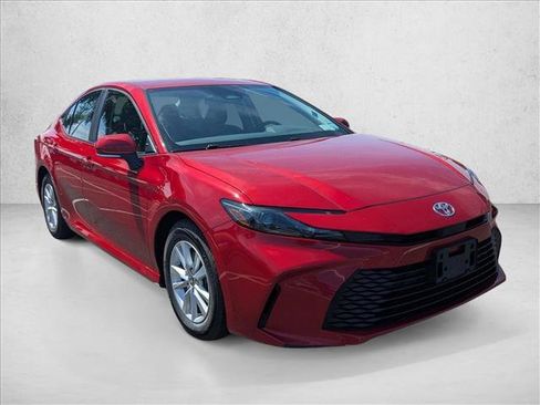 Used 2025 Toyota Camry LE FWD image 3