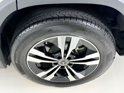 Used 2025 Mercedes-Benz GLA 250 image 32