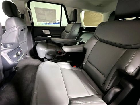 New 2026 Ford Expedition Active RWD image 10
