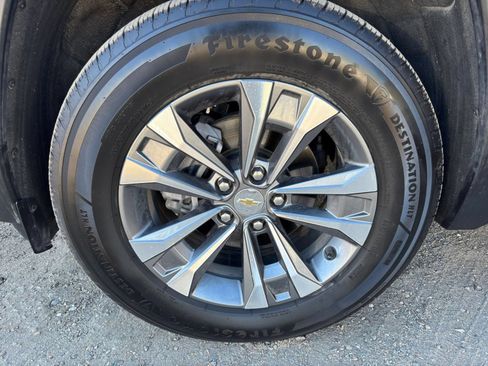 Used 2025 Chevrolet Equinox LT FWD image 30