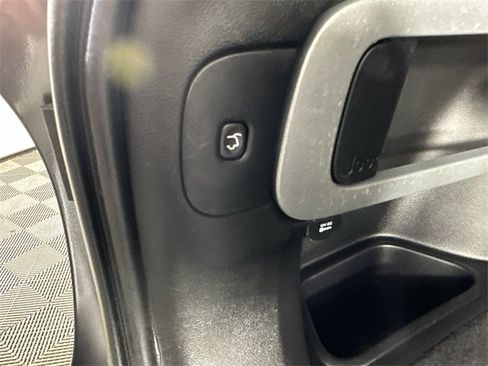 Used 2015 Jeep Cherokee Trailhawk w/ Comfort/Convenience Group image 8