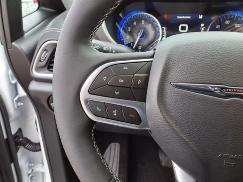 New 2026 Chrysler Pacifica Select image 12