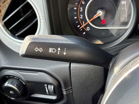 Used 2024 Jeep Wrangler Unlimited Sahara AWD/4WD image 9