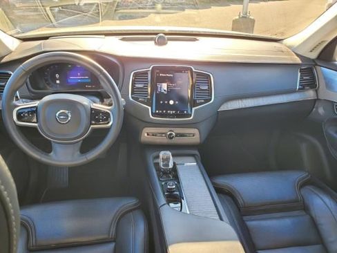Used 2023 Volvo XC90 B6 Ultimate w/ Lounge Package image 12