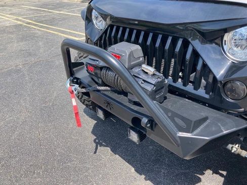 Used 2018 Jeep Wrangler Unlimited Sport AWD/4WD image 34