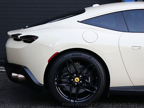 Used 2022 Ferrari Roma image 16
