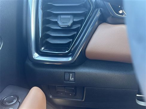 Certified 2025 GMC Canyon AT4 w/ Nightfall Edition image 18