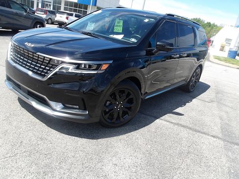 Used 2024 Kia Carnival SX Prestige FWD image 3