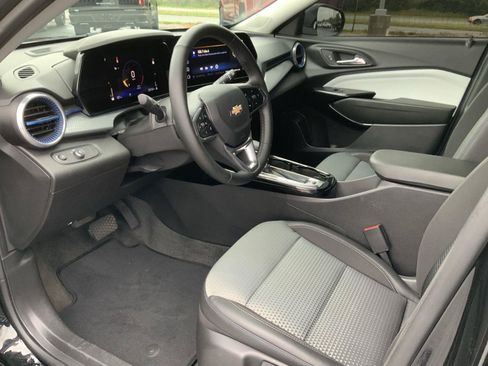 Used 2026 Chevrolet Trax LT w/ Driver Confidence Package FWD image 20