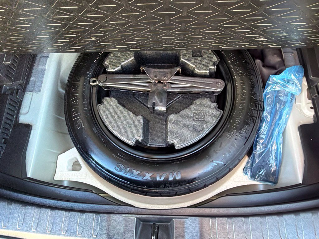 Used 2019 Toyota RAV4 XSE w/ XSE Weather Package AWD/4WD image 54