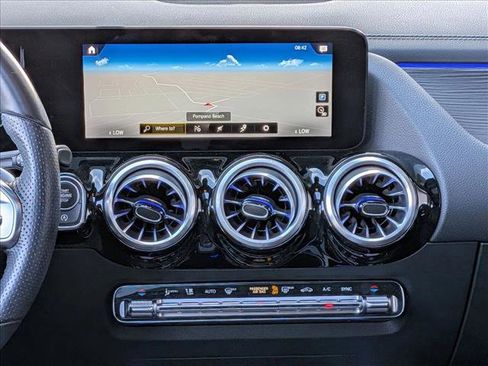 Used 2023 Mercedes-Benz GLA 250 image 10