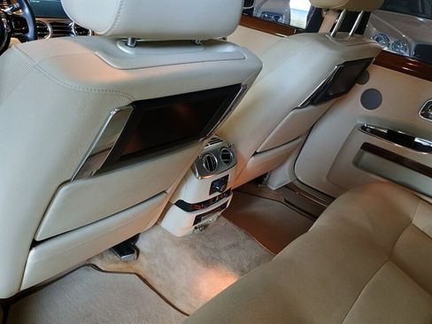 Used 2011 Rolls-Royce Ghost RWD image 30