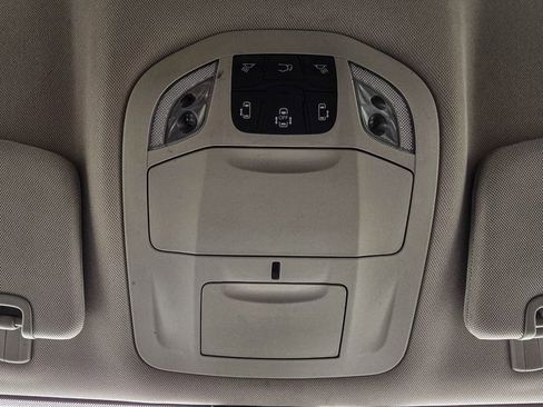 Used 2020 Chrysler Pacifica Touring-L image 31