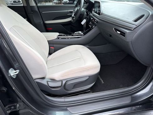 Used 2023 Hyundai Sonata SE image 13